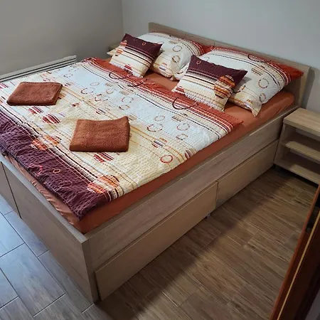 Liliom Apartment Dombovar