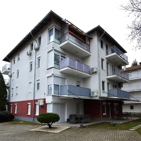 Apartment Liliom *