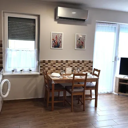 Liliom Apartment Dombovar