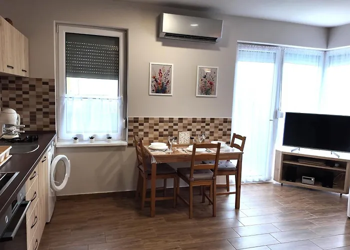 Liliom Apartament Dombóvár